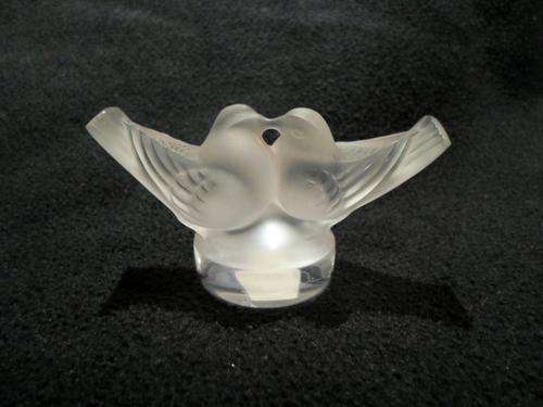 Signed Lalique " Kissing Lovebirds"  -  Special & Magnificent - Bid now !! - REDUCED